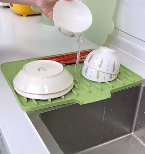 💥No-Spill Silicone Worktop Saver – Heat-Resistant & Non-Slip Mat for Drip-Free Drying💥 - Image 10