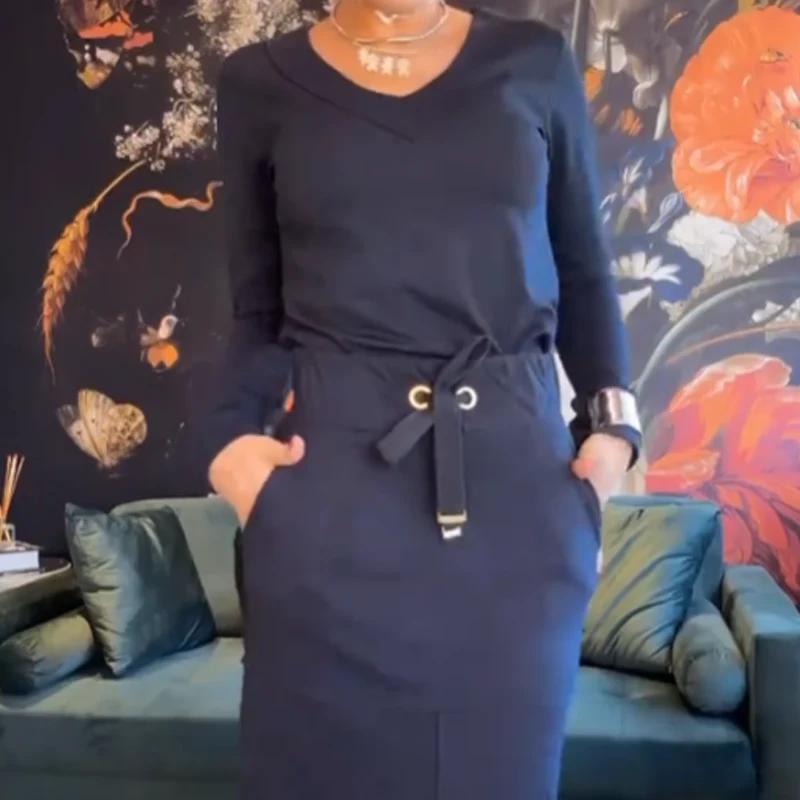 Zweiteiliges Set für Damen in Uni-Farbe: Oberteil mit V-Ausschnitt und langen Ärmeln & Rock - Image 5