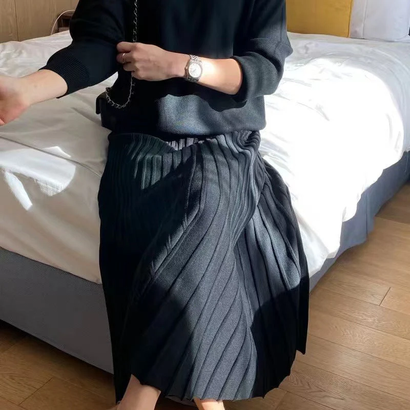 💞Winter Wardrobe Essentials 62%OFF 💞Women's Round-Neck Top ＆ Pleated Skirt 2-Piece Set - Image 7